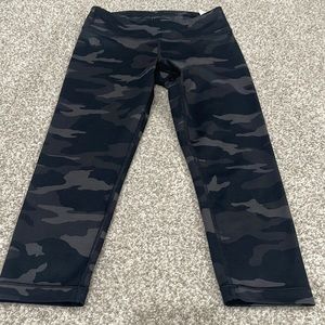 Athleta Girl Printed Chit Chat Capri size M(8-10)